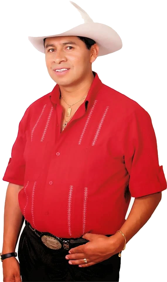 Che Luis con camisa roja y sombrero blanco